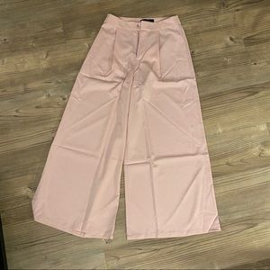 Pleated pink wide leg pants